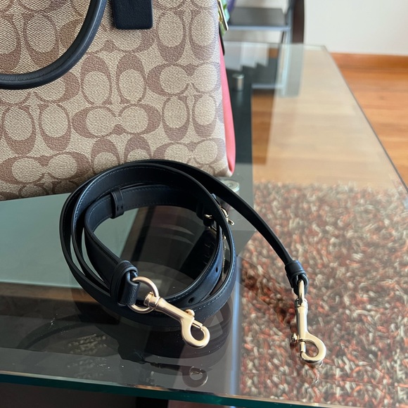 Coach purse with matching wallet. - Picture 9 of 13